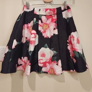 (#677) 💗Ladies mini skirt size 5